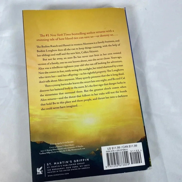 Nora Roberts - Two Book Bundle - Soft Cover - Picture 3 of 4